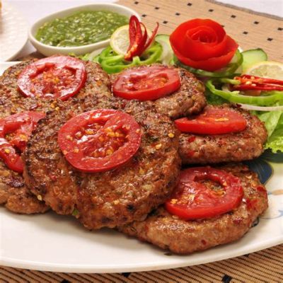  Chapli Kebab: Un piatto di carne saporito e piccante, perfetto per ogni occasione speciale!